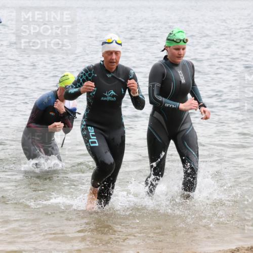 21.06.2025 - 27. Vierlanden-Triathlon Lena Gebhardt http://msf.ph/oto/8041322 15.06.2025 13:06:52 Schwimmen 1166, 1167, 1175, 1191, 1200, 1205, 1210, 1215, 1217 meine-sportfotos.de