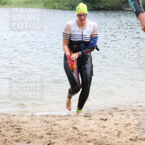 21.06.2025 - 27. Vierlanden-Triathlon Lena Gebhardt http://msf.ph/oto/8041348 15.06.2025 13:06:56 Schwimmen 1166, 1167, 1191, 1200, 1205, 1210, 1215, 1217 meine-sportfotos.de
