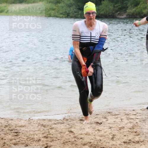 21.06.2025 - 27. Vierlanden-Triathlon Lena Gebhardt http://msf.ph/oto/8041350 15.06.2025 13:06:56 Schwimmen 1166, 1167, 1191, 1200, 1205, 1210, 1215, 1217 meine-sportfotos.de
