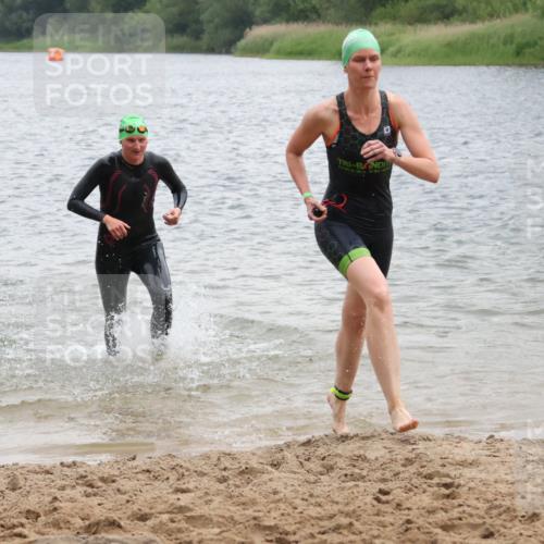 21.06.2025 - 27. Vierlanden-Triathlon Lena Gebhardt http://msf.ph/oto/8041364 15.06.2025 13:06:58 Schwimmen 1166, 1167, 1191, 1200, 1205, 1210, 1215, 1217 meine-sportfotos.de