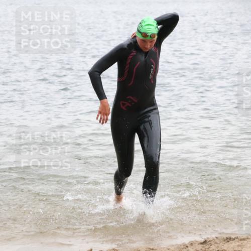 21.06.2025 - 27. Vierlanden-Triathlon Lena Gebhardt http://msf.ph/oto/8041367 15.06.2025 13:06:59 Schwimmen 1166, 1167, 1200, 1205, 1210, 1215, 1217 meine-sportfotos.de