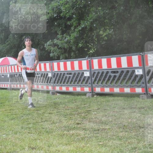 21.06.2025 - 27. Vierlanden-Triathlon KatJ http://msf.ph/oto/8041376 15.06.2025 14:32:48 Ziel 71 meine-sportfotos.de