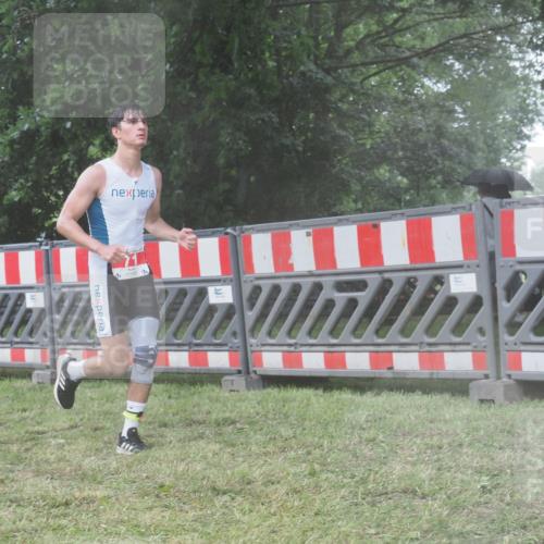 21.06.2025 - 27. Vierlanden-Triathlon KatJ http://msf.ph/oto/8041395 15.06.2025 14:32:50 Ziel 71, 1307 meine-sportfotos.de