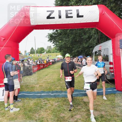 21.06.2025 - 27. Vierlanden-Triathlon MichiJ http://msf.ph/oto/8041396 15.06.2026 13:29:19 Ziel 9, 952 meine-sportfotos.de