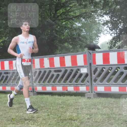 21.06.2025 - 27. Vierlanden-Triathlon KatJ http://msf.ph/oto/8041403 15.06.2025 14:32:50 Ziel 71, 1307 meine-sportfotos.de