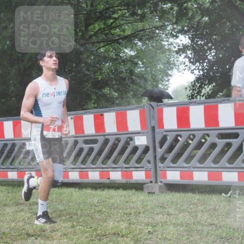 21.06.2025 - 27. Vierlanden-Triathlon KatJ http://msf.ph/oto/8041406 15.06.2025 14:32:50 Ziel 71, 1307 meine-sportfotos.de