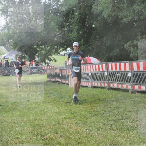 21.06.2025 - 27. Vierlanden-Triathlon KatJ http://msf.ph/oto/8041428 15.06.2025 14:32:57 Ziel 1262, 1307 meine-sportfotos.de
