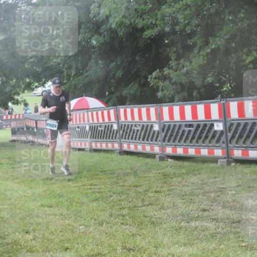 21.06.2025 - 27. Vierlanden-Triathlon KatJ http://msf.ph/oto/8041446 15.06.2025 14:32:59 Ziel 1262, 1307 meine-sportfotos.de