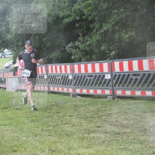 21.06.2025 - 27. Vierlanden-Triathlon KatJ http://msf.ph/oto/8041457 15.06.2025 14:33:00 Ziel 1262, 1307 meine-sportfotos.de