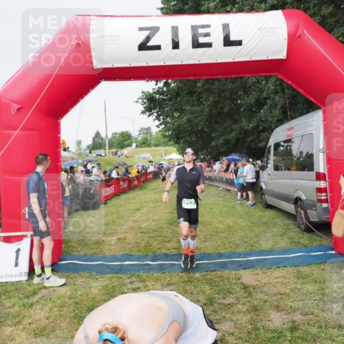 21.06.2025 - 27. Vierlanden-Triathlon MichiJ http://msf.ph/oto/8041461 15.06.2026 13:29:41 Ziel 220, 717, 1069, 1070, 1071 meine-sportfotos.de