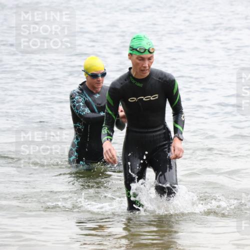 21.06.2025 - 27. Vierlanden-Triathlon Lena Gebhardt http://msf.ph/oto/8041472 15.06.2025 13:07:27 Schwimmen 1172, 1196, 1211, 1225, 1228 meine-sportfotos.de