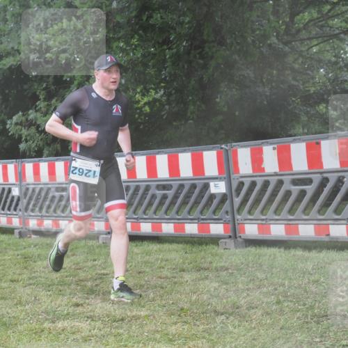 21.06.2025 - 27. Vierlanden-Triathlon KatJ http://msf.ph/oto/8041474 15.06.2025 14:33:01 Ziel 1262, 1307 meine-sportfotos.de
