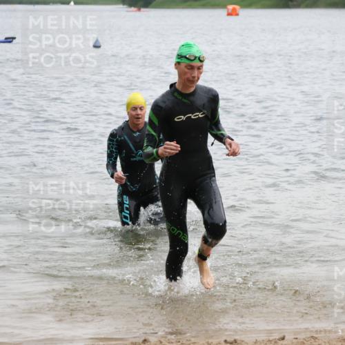 21.06.2025 - 27. Vierlanden-Triathlon Lena Gebhardt http://msf.ph/oto/8041477 15.06.2025 13:07:29 Schwimmen 1172, 1196, 1211, 1225, 1228 meine-sportfotos.de
