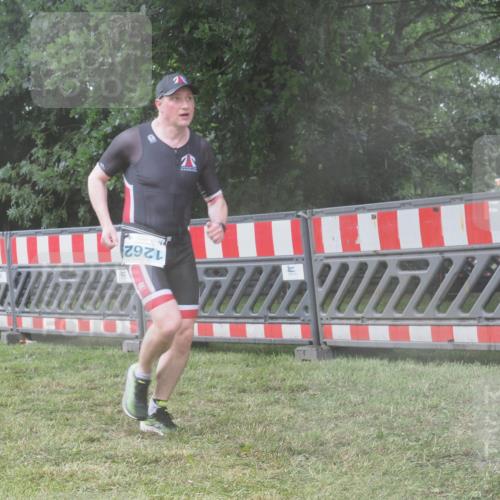 21.06.2025 - 27. Vierlanden-Triathlon KatJ http://msf.ph/oto/8041478 15.06.2025 14:33:01 Ziel 1262, 1307 meine-sportfotos.de