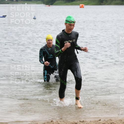 21.06.2025 - 27. Vierlanden-Triathlon Lena Gebhardt http://msf.ph/oto/8041479 15.06.2025 13:07:29 Schwimmen 1172, 1196, 1211, 1225, 1228 meine-sportfotos.de