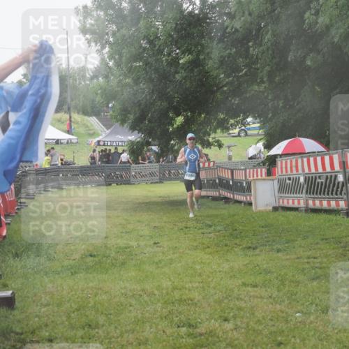 21.06.2025 - 27. Vierlanden-Triathlon KatJ http://msf.ph/oto/8041487 15.06.2025 14:33:20 Ziel 1250 meine-sportfotos.de