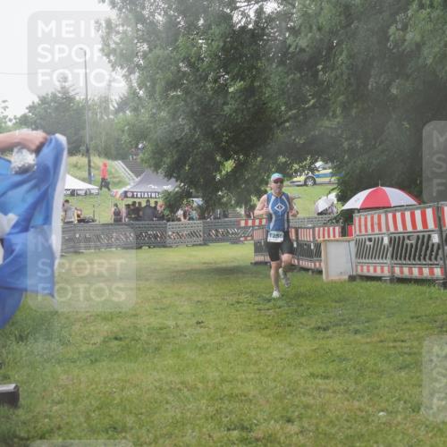 21.06.2025 - 27. Vierlanden-Triathlon KatJ http://msf.ph/oto/8041489 15.06.2025 14:33:21 Ziel 1250 meine-sportfotos.de