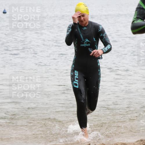 21.06.2025 - 27. Vierlanden-Triathlon Lena Gebhardt http://msf.ph/oto/8041491 15.06.2025 13:07:32 Schwimmen 1172, 1211, 1225, 1228 meine-sportfotos.de