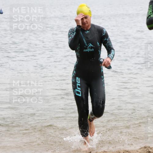 21.06.2025 - 27. Vierlanden-Triathlon Lena Gebhardt http://msf.ph/oto/8041494 15.06.2025 13:07:32 Schwimmen 1172, 1211, 1225, 1228 meine-sportfotos.de