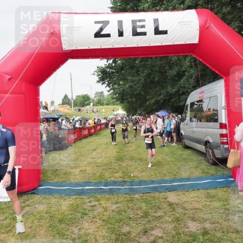 21.06.2025 - 27. Vierlanden-Triathlon MichiJ http://msf.ph/oto/8041518 15.06.2026 13:29:50 Ziel 109, 1061, 1069, 1070, 1071 meine-sportfotos.de