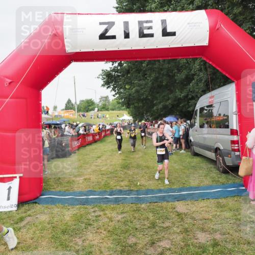 21.06.2025 - 27. Vierlanden-Triathlon MichiJ http://msf.ph/oto/8041529 15.06.2026 13:29:50 Ziel 109, 1061, 1069, 1070, 1071 meine-sportfotos.de