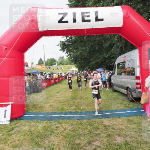 21.06.2025 - 27. Vierlanden-Triathlon MichiJ http://msf.ph/oto/8041538 15.06.2026 13:29:50 Ziel 109, 1061, 1069, 1070, 1071 meine-sportfotos.de