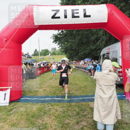 21.06.2025 - 27. Vierlanden-Triathlon MichiJ http://msf.ph/oto/8041561 15.06.2026 13:30:13 Ziel 68, 227, 958, 970 meine-sportfotos.de