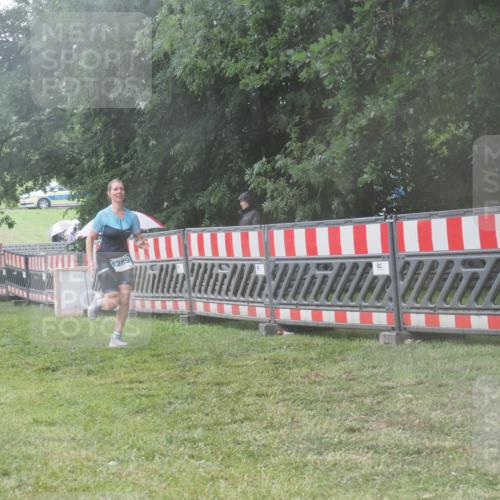 21.06.2025 - 27. Vierlanden-Triathlon KatJ http://msf.ph/oto/8041569 15.06.2025 14:34:24 Ziel 1289 meine-sportfotos.de