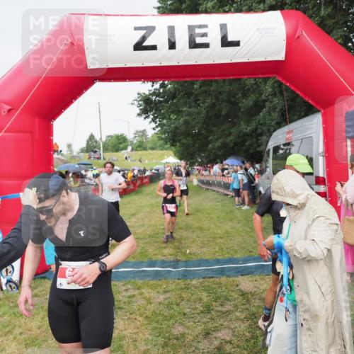 21.06.2025 - 27. Vierlanden-Triathlon MichiJ http://msf.ph/oto/8041581 15.06.2026 13:30:17 Ziel 68, 227, 663, 958, 970 meine-sportfotos.de