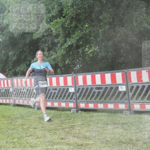 21.06.2025 - 27. Vierlanden-Triathlon KatJ http://msf.ph/oto/8041583 15.06.2025 14:34:24 Ziel 1289 meine-sportfotos.de