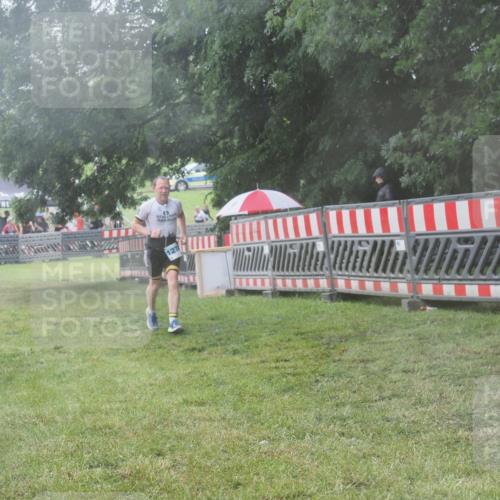 21.06.2025 - 27. Vierlanden-Triathlon KatJ http://msf.ph/oto/8041617 15.06.2025 14:34:43 Ziel 1274 meine-sportfotos.de