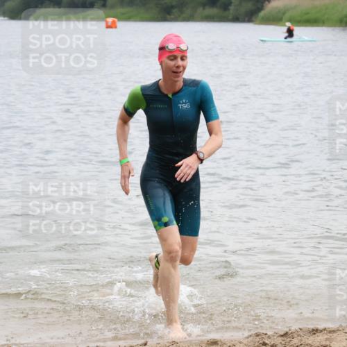 21.06.2025 - 27. Vierlanden-Triathlon Lena Gebhardt http://msf.ph/oto/8041619 15.06.2025 13:08:13 Schwimmen 1168, 1173, 1176, 1178, 1185, 1198, 1202, 1212, 1216 meine-sportfotos.de