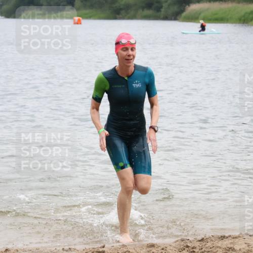 21.06.2025 - 27. Vierlanden-Triathlon Lena Gebhardt http://msf.ph/oto/8041622 15.06.2025 13:08:13 Schwimmen 1168, 1173, 1176, 1178, 1185, 1198, 1202, 1212, 1216 meine-sportfotos.de