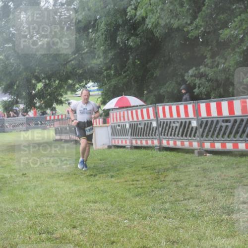 21.06.2025 - 27. Vierlanden-Triathlon KatJ http://msf.ph/oto/8041623 15.06.2025 14:34:44 Ziel 1274 meine-sportfotos.de