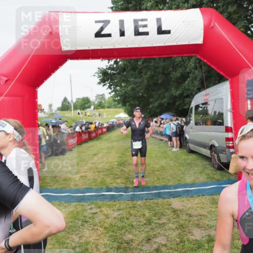21.06.2025 - 27. Vierlanden-Triathlon MichiJ http://msf.ph/oto/8041624 15.06.2026 13:30:26 Ziel 663, 785, 891 meine-sportfotos.de