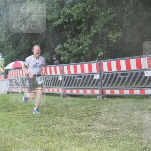 21.06.2025 - 27. Vierlanden-Triathlon KatJ http://msf.ph/oto/8041645 15.06.2025 14:34:45 Ziel 1274 meine-sportfotos.de