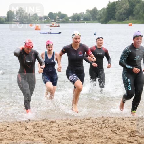 21.06.2025 - 27. Vierlanden-Triathlon Lena Gebhardt http://msf.ph/oto/8041650 15.06.2025 13:08:18 Schwimmen 1168, 1173, 1176, 1178, 1185, 1198, 1202, 1212 meine-sportfotos.de