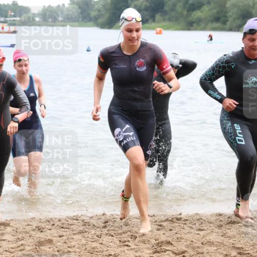 21.06.2025 - 27. Vierlanden-Triathlon Lena Gebhardt http://msf.ph/oto/8041655 15.06.2025 13:08:18 Schwimmen 1168, 1173, 1176, 1178, 1185, 1198, 1202, 1212 meine-sportfotos.de