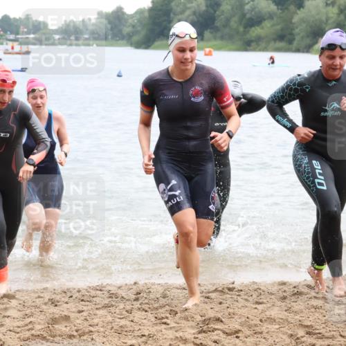 21.06.2025 - 27. Vierlanden-Triathlon Lena Gebhardt http://msf.ph/oto/8041657 15.06.2025 13:08:18 Schwimmen 1168, 1173, 1176, 1178, 1185, 1198, 1202, 1212 meine-sportfotos.de