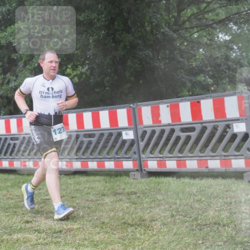 21.06.2025 - 27. Vierlanden-Triathlon KatJ http://msf.ph/oto/8041666 15.06.2025 14:34:46 Ziel 1274 meine-sportfotos.de