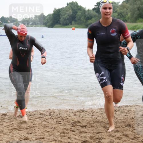 21.06.2025 - 27. Vierlanden-Triathlon Lena Gebhardt http://msf.ph/oto/8041667 15.06.2025 13:08:19 Schwimmen 1168, 1173, 1176, 1178, 1185, 1198, 1202, 1212 meine-sportfotos.de