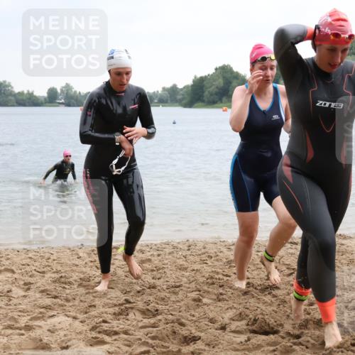 21.06.2025 - 27. Vierlanden-Triathlon Lena Gebhardt http://msf.ph/oto/8041701 15.06.2025 13:08:21 Schwimmen 1168, 1173, 1176, 1185, 1198, 1202, 1212, 1229 meine-sportfotos.de