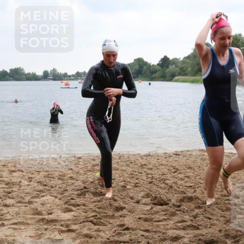 21.06.2025 - 27. Vierlanden-Triathlon Lena Gebhardt http://msf.ph/oto/8041709 15.06.2025 13:08:22 Schwimmen 1168, 1173, 1176, 1185, 1198, 1202, 1212, 1229 meine-sportfotos.de