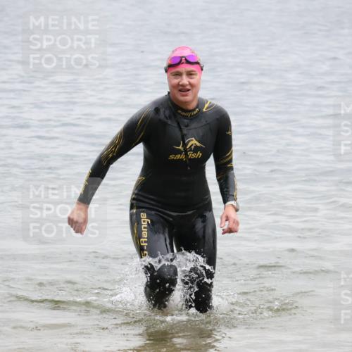 21.06.2025 - 27. Vierlanden-Triathlon Lena Gebhardt http://msf.ph/oto/8041724 15.06.2025 13:08:25 Schwimmen 1168, 1173, 1176, 1185, 1198, 1202, 1212, 1229 meine-sportfotos.de