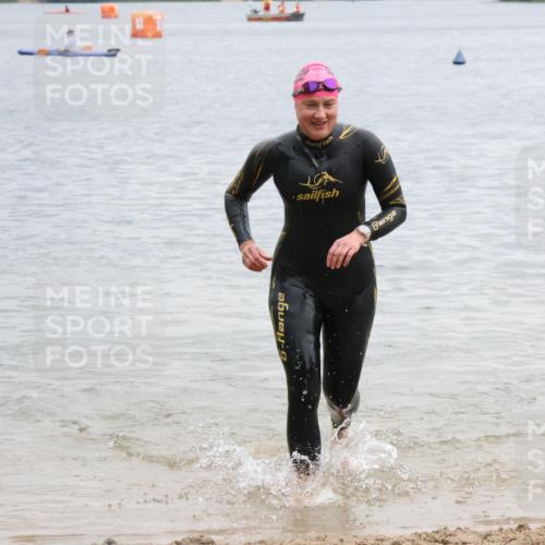 21.06.2025 - 27. Vierlanden-Triathlon Lena Gebhardt http://msf.ph/oto/8041729 15.06.2025 13:08:27 Schwimmen 1168, 1173, 1176, 1185, 1202, 1212, 1229 meine-sportfotos.de