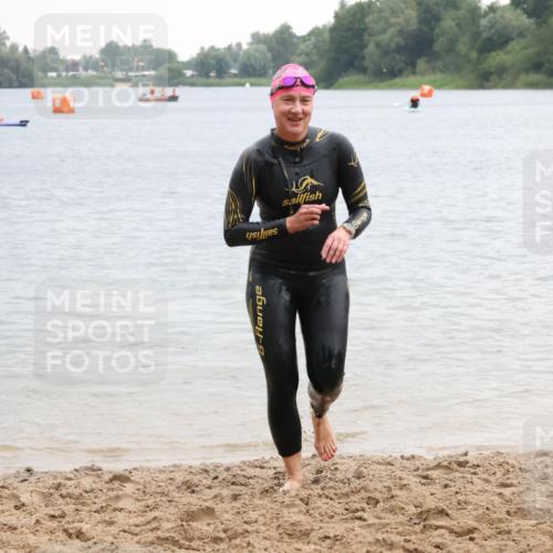 21.06.2025 - 27. Vierlanden-Triathlon Lena Gebhardt http://msf.ph/oto/8041740 15.06.2025 13:08:29 Schwimmen 1168, 1173, 1176, 1185, 1202, 1212, 1229 meine-sportfotos.de