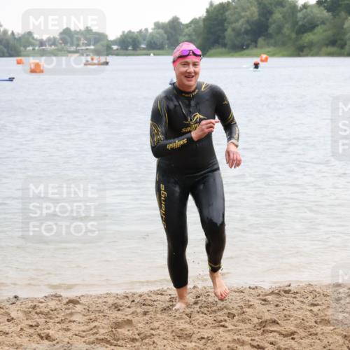 21.06.2025 - 27. Vierlanden-Triathlon Lena Gebhardt http://msf.ph/oto/8041742 15.06.2025 13:08:29 Schwimmen 1168, 1173, 1176, 1185, 1202, 1212, 1229 meine-sportfotos.de