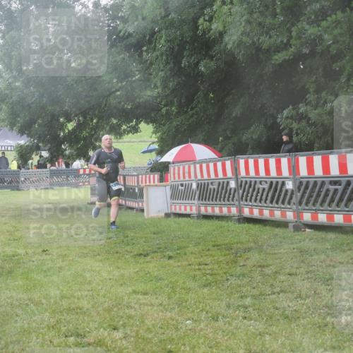 21.06.2025 - 27. Vierlanden-Triathlon KatJ http://msf.ph/oto/8041763 15.06.2025 14:36:19 Ziel 1290 meine-sportfotos.de