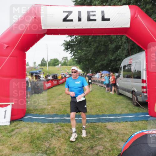21.06.2025 - 27. Vierlanden-Triathlon MichiJ http://msf.ph/oto/8041786 15.06.2026 13:31:38 Ziel 799, 847, 968 meine-sportfotos.de