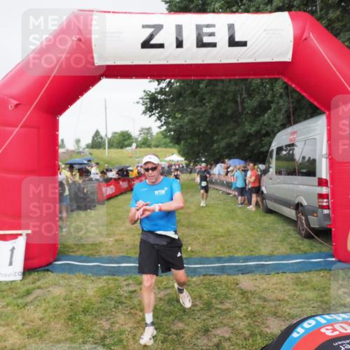 21.06.2025 - 27. Vierlanden-Triathlon MichiJ http://msf.ph/oto/8041793 15.06.2026 13:31:38 Ziel 799, 847, 968 meine-sportfotos.de